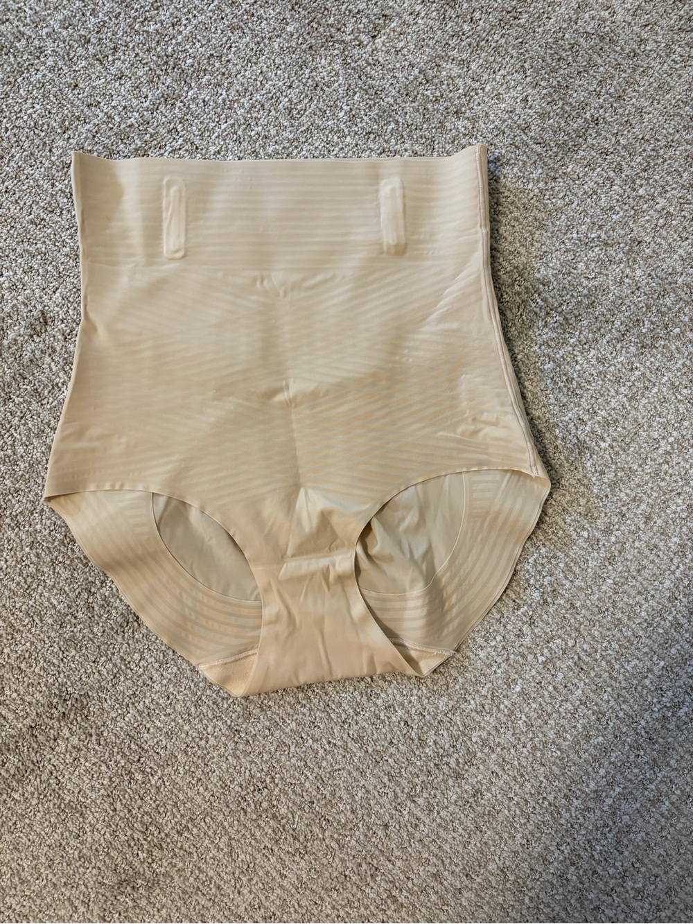 High-Waist Shaping Shorts - Nude